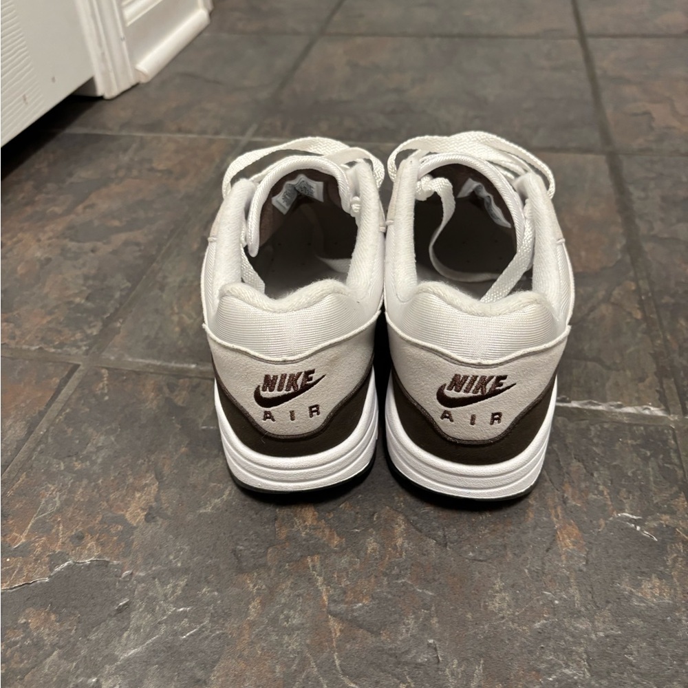 Nike Air Classic White and Brown Sneakers - Picture 5 of 6